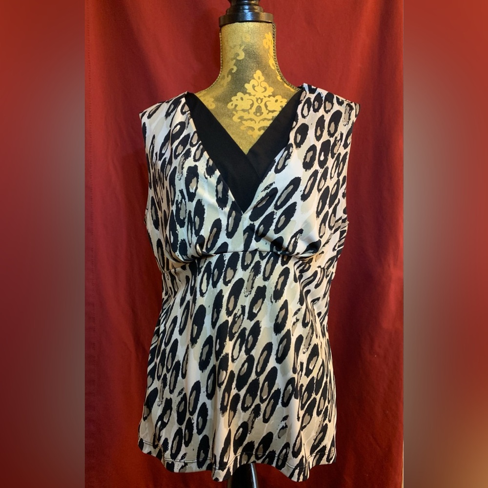 East 5th - Stretchy, pullover, animal print, V-neck, Sleeveless Blouse
